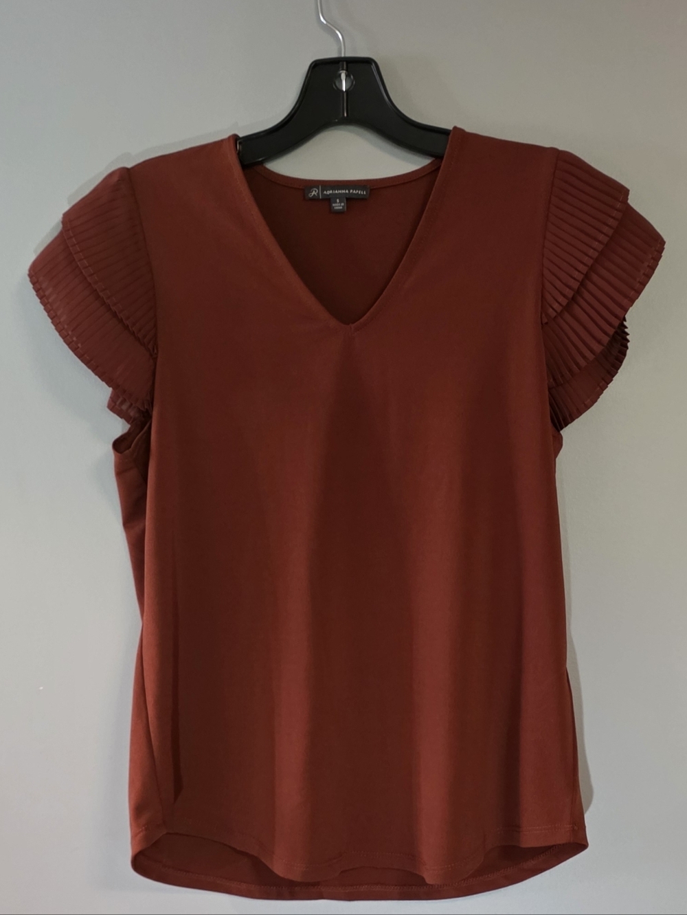 Adrianna Papell Rust Red V-Neck Pleated Flutter Sleeve Blouse